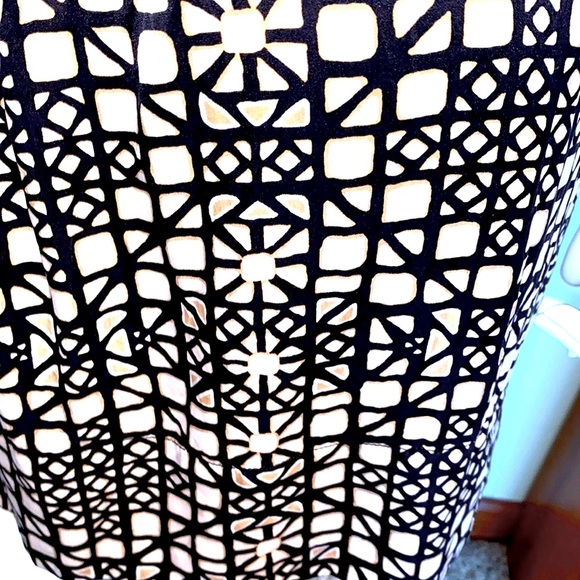 White House Black Market, women dress, size 6 - Picture 4 of 6